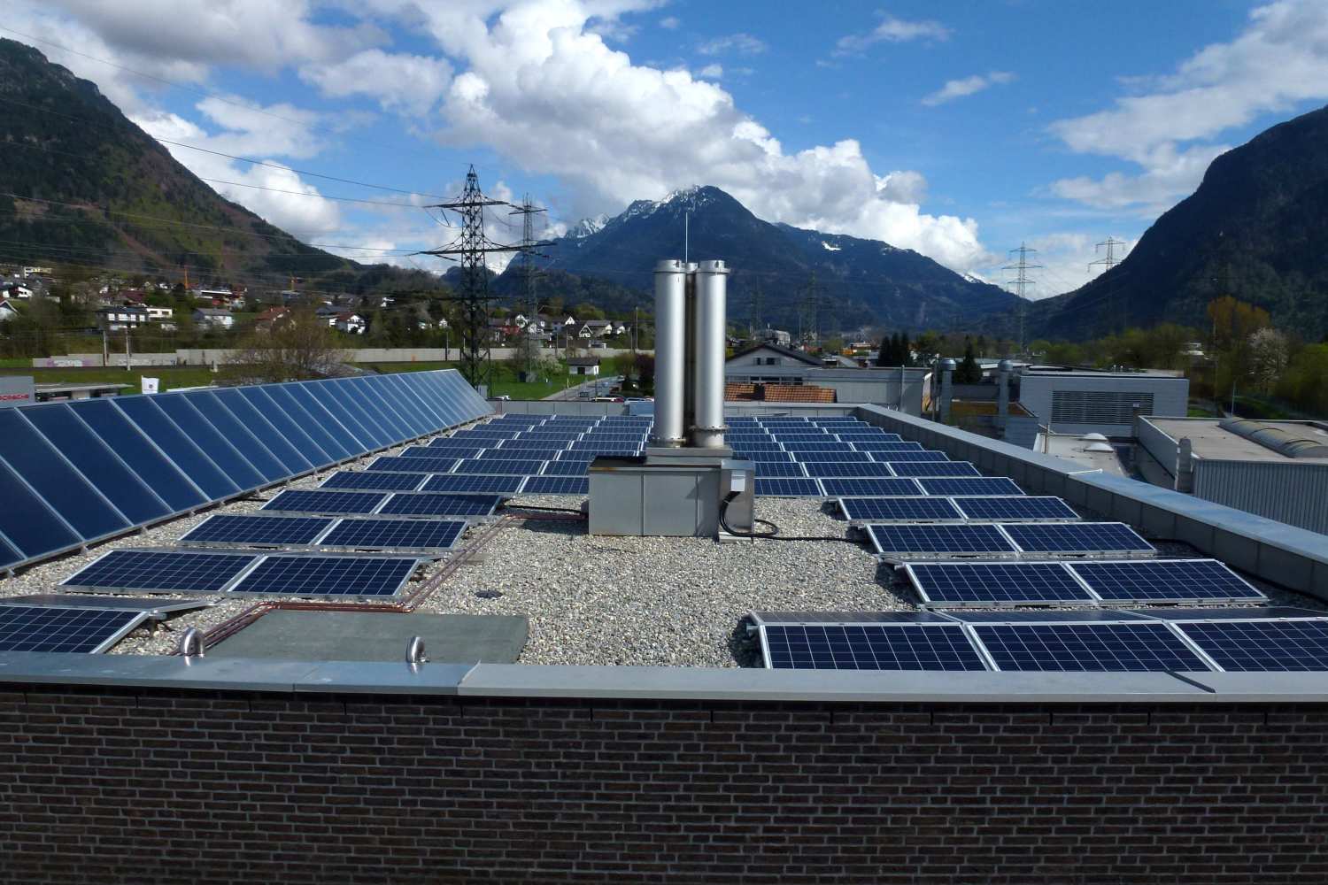 2016 – Errichtung Solar- & PV-Anlage (Bürogebäude)